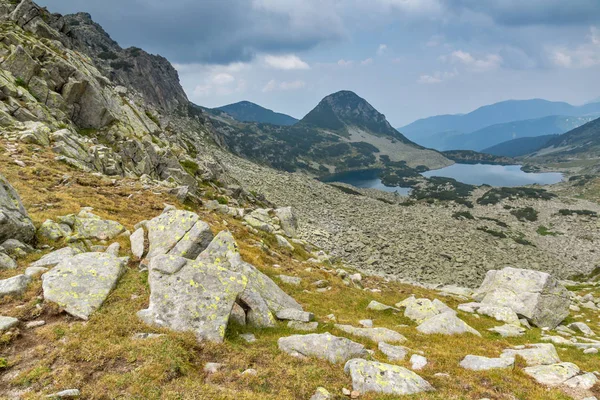 Vue panoramique sur les lacs de Gergiyski, montagne Pirin — Photo