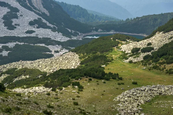 Paesaggio incredibile del lago Sinanitsa, Pirin Mountain — Foto Stock