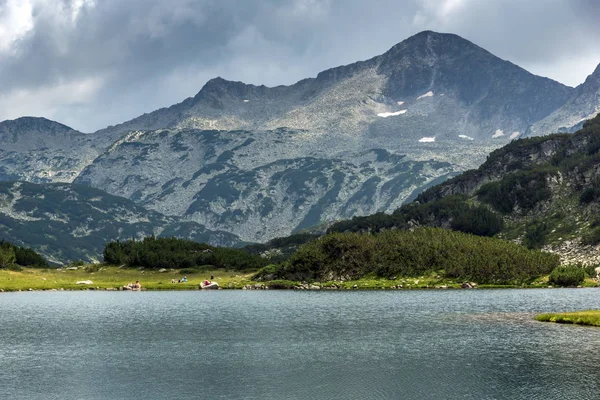 Banderishki Chukar Peak e il lago dei pesci, Pirin Mountain — Foto Stock