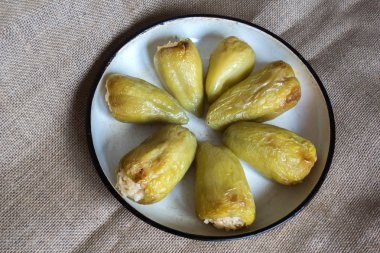 pirinç ve baharat ile Közlenmiş biber dolması