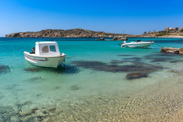 Playa de Paranga en la isla de Mykonos, Cícladas — Foto de Stock