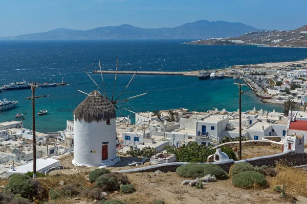 Increíble Panorama de molino de viento blanco e isla de Mykonos, Cícladas — Foto de Stock