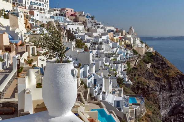 Vista panorámica de las casas blancas en Fira, isla de Santorini, Thira, Cícladas — Foto de Stock