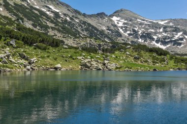 Şaşırtıcı Panorama Dzhano tepe ve Popovo Gölü, Pirin Dağı,