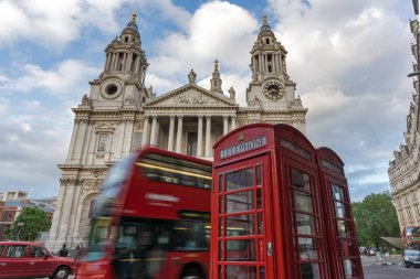 Londra, İngiltere - 17 Haziran 2016: Londra'daki St. Paul Katedrali şaşırtıcı