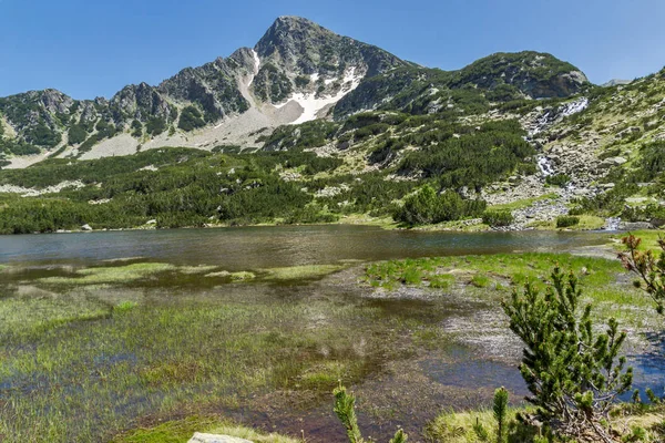 Fish lakes and Sivrya peak, Pirin Mountain — Stock Photo, Image