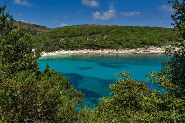 Fantastische panorama van Emblisi Fiskardo strand, Kefalonia, Ionische eilanden — Stockfoto