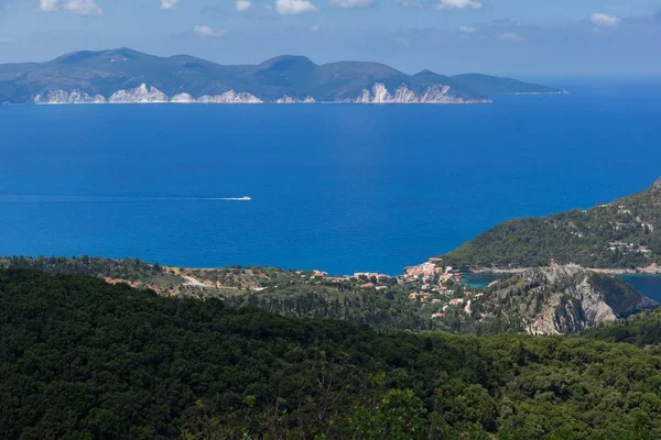 Amazing Seascape of Assos village and beautiful sea bay, Kefalonia, Ilhas Jónicas — Fotografia de Stock