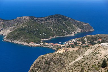 Assos Köyü ve güzel deniz defne, Kefalonia, Ionian Islands Panoraması