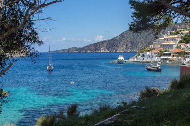Köy ve güzel deniz Körfezi, Kefalonia, Iyon Adaları muhteşem görünümü