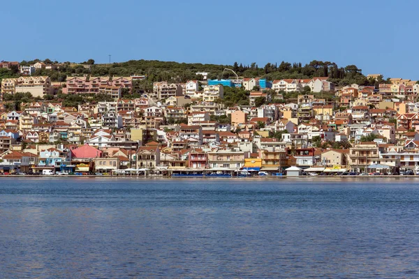 Argostoli kasaba, Kefalonia, oniki adalar manzarasına