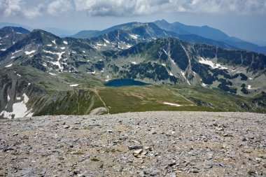 Vihren pik üzerinden panoramik görünüm Vlahini göller, Pirin Dağı '