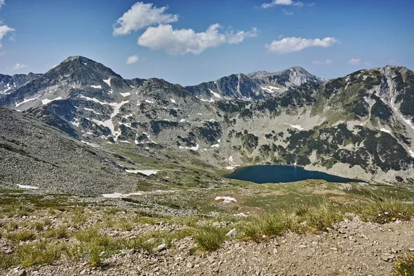 Wspaniała panorama Włachini jeziora, góry Pirin — Zdjęcie stockowe