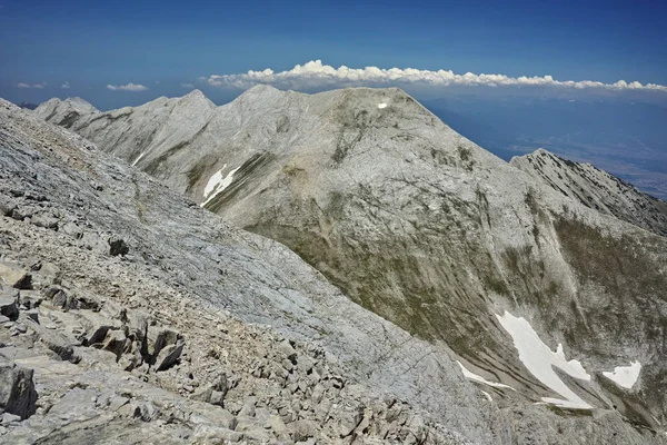 令人惊叹的全景 Kutelo 峰值和 Koncheto 从皮林山维赫伦峰 — 图库照片
