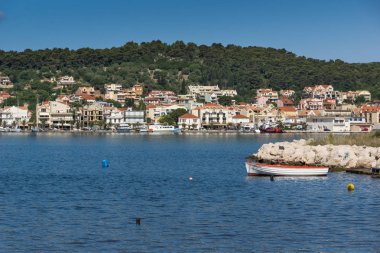 Argostoli, Kefalonia, Yunanistan - 26 Mayıs 2015: Kasaba Argostoli, Kefalonia, Ionian Islands Panoraması