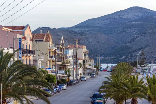 Argostoli, Kefalonia, Yunanistan - 26 Mayıs 2015: Kasaba Argostoli, Kefalonia çıkabilir Sunrise görünümünü