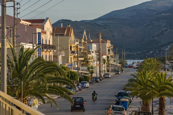 Argostoli, Kefalonia, Griekenland - mei 26 2015: Amazing Sunrise weergave van Dijk van de stad van Argostoli, Kefalonia — Stockfoto