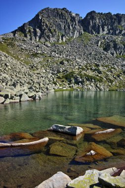 Dzhano tepe ve Argirovo Gölü, Pirin Dağı ile manzara