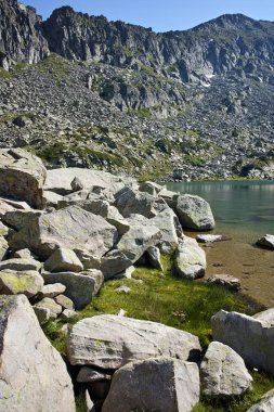 Dzhano tepe ve Argirovo Gölü, Pirin Dağı ile muhteşem manzara