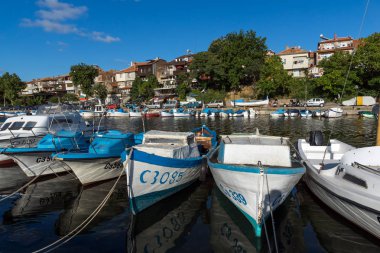 Sozopol, Bulgaristan - 12 Temmuz 2016: Süzebolu şehir, Burgaz bölge Liman Panoraması