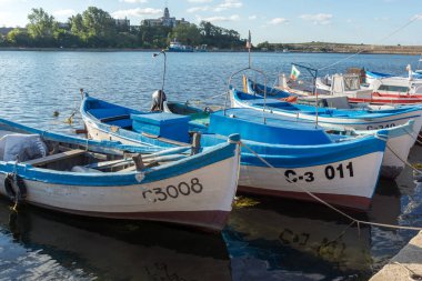 Sozopol, Bulgaristan - 12 Temmuz 2016: Süzebolu şehir, Burgaz bölge Liman Panoraması
