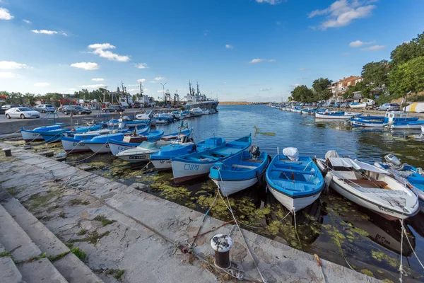 Sozopol, Bulgarije - 12 juli 2016: Panorama van haven van stadje Sozopol, Burgas regio — Stockfoto