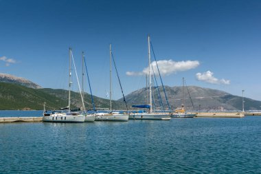 Sami, Kefalonia, Yunanistan - 26 Mayıs 2015: Panorama, bağlantı noktası Sami kasaba, Kefalonia, İyonya Adaları