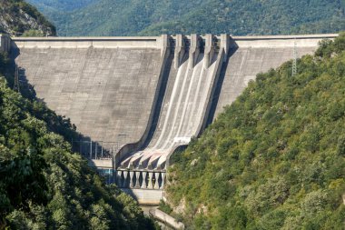 Vacha (Antonivanovtsy) depo, Rodop dağ çevresinde yeşil orman