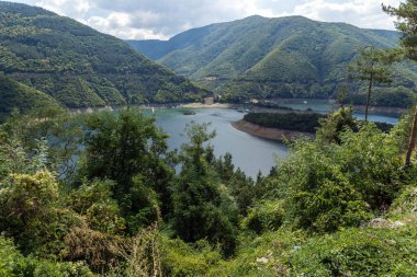 Menderes Vacha (Antonivanovtsy) rezervuar, Rodop dağ