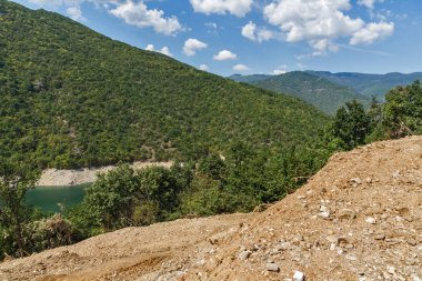 Menderes Vacha (Antonivanovtsy) rezervuar, Rodop dağ