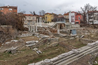 Plovdiv, Bulgaristan - 30 Aralık 2016: Panorama in Ruins of Roma Odeon şehir Plovdiv