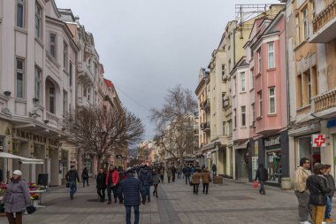 Plovdiv, Bulgaristan - 30 Aralık 2016: Evleri ve şehir Plovdiv street yürüyüş,