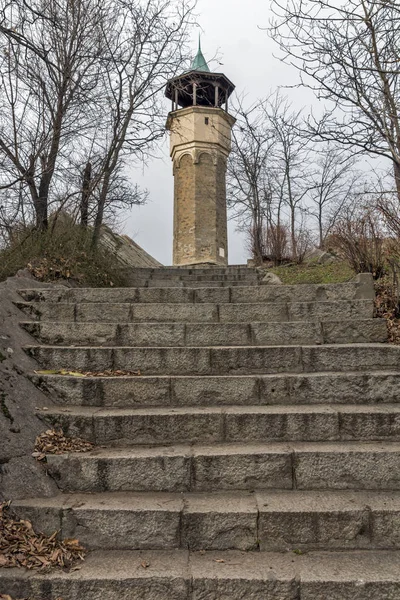 Plovdiv, Bulharsko-Prosinec 30 2016: středověká budova věže Clock ve městě Plovdiv — Stock fotografie