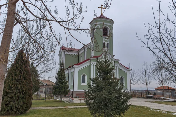 RAKOVSKI, BULGARIEN - DECEMBER 31 2016: Den romersk-katolske kirke ubesmittet undfangelse af Jomfru Maria i byen Rakovski - Stock-foto