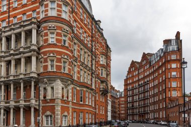 Londra, İngiltere - 18 Haziran 2016: tipik İngiliz bina görünümünü şaşırtıcı