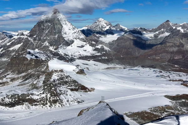 Mount bulutlar, Valais Canton ile kaplı Matterhorn Panoraması — Stok fotoğraf