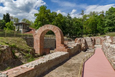 Antik Diocletianopolis, kasaba Hisarya, Plovdiv bölge içinde Roma Hamamı girişi