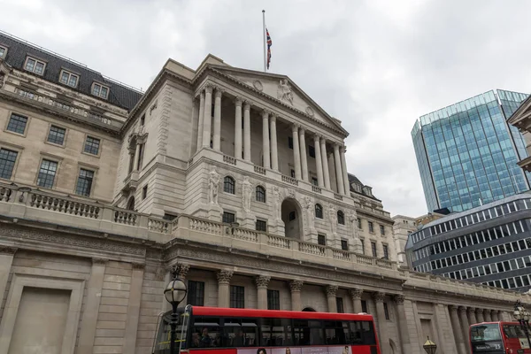 London, england - juni 18 2016: gebäude der bank of england in london — Stockfoto