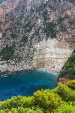 Mavi su ve kayalar Zakynthos Island Beach