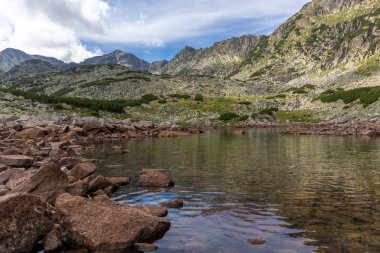 Yansıma Musala tepe Musalenski göllerde, Rila Dağı