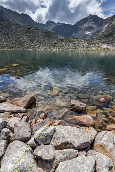 Panorama dei laghi Musalenski amd Musala picco, montagna di Rila — Foto Stock
