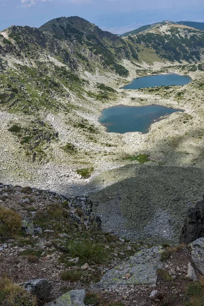 Panorama ke danau Musalenski dari Puncak Musala, Gunung Rila — Stok Foto