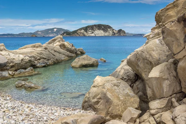 Úžasný pohled vesnice Planos Beach na ostrově Zakynthos — Stock fotografie