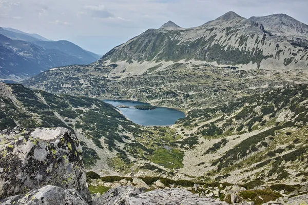 Panorama incroyable du grand lac Valyavishko, montagne Pirin — Photo