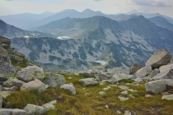 Şaşırtıcı panorama fron Valyavishki Kınalı tepe, Pirin Dağı