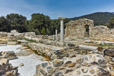 Aliki, Thassos Adası, Sit alanı içinde antik kilise kalıntıları sütunlarda Doğu Makedonya ve Trakya