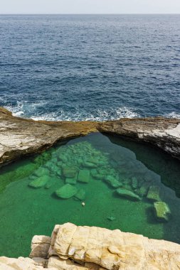 Giola doğal havuzda Thassos Adası, Doğu Makedonya ve Trakya şaşırtıcı görünümü