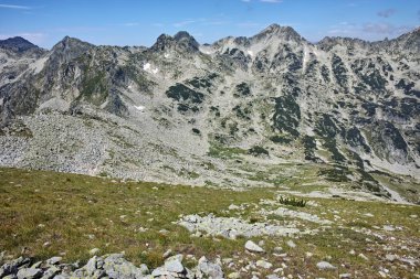 Dzhangal tepe görünümü form Dzhano tepe, Pirin Dağı
