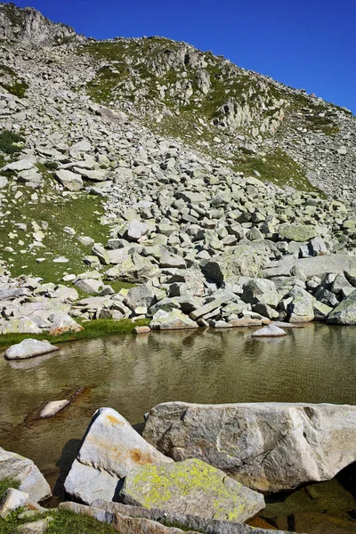 Pemandangan luar biasa dari Argirovo Lake, Pirin Mountain — Stok Foto