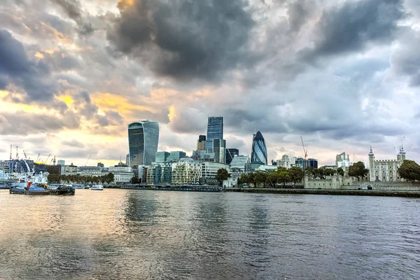 Zániku panorama city of London a řeky Temže, Anglie — Stock fotografie